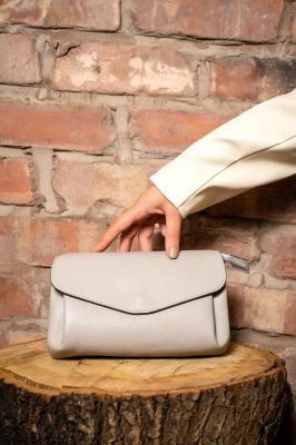 Elie Beaumont Italian Leather Envelope Bag in Stone #3